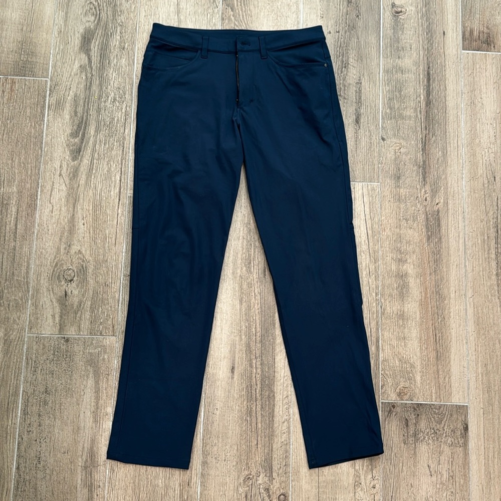 Lululemon ABC 5 pocket pants 31/32 Navy Blue